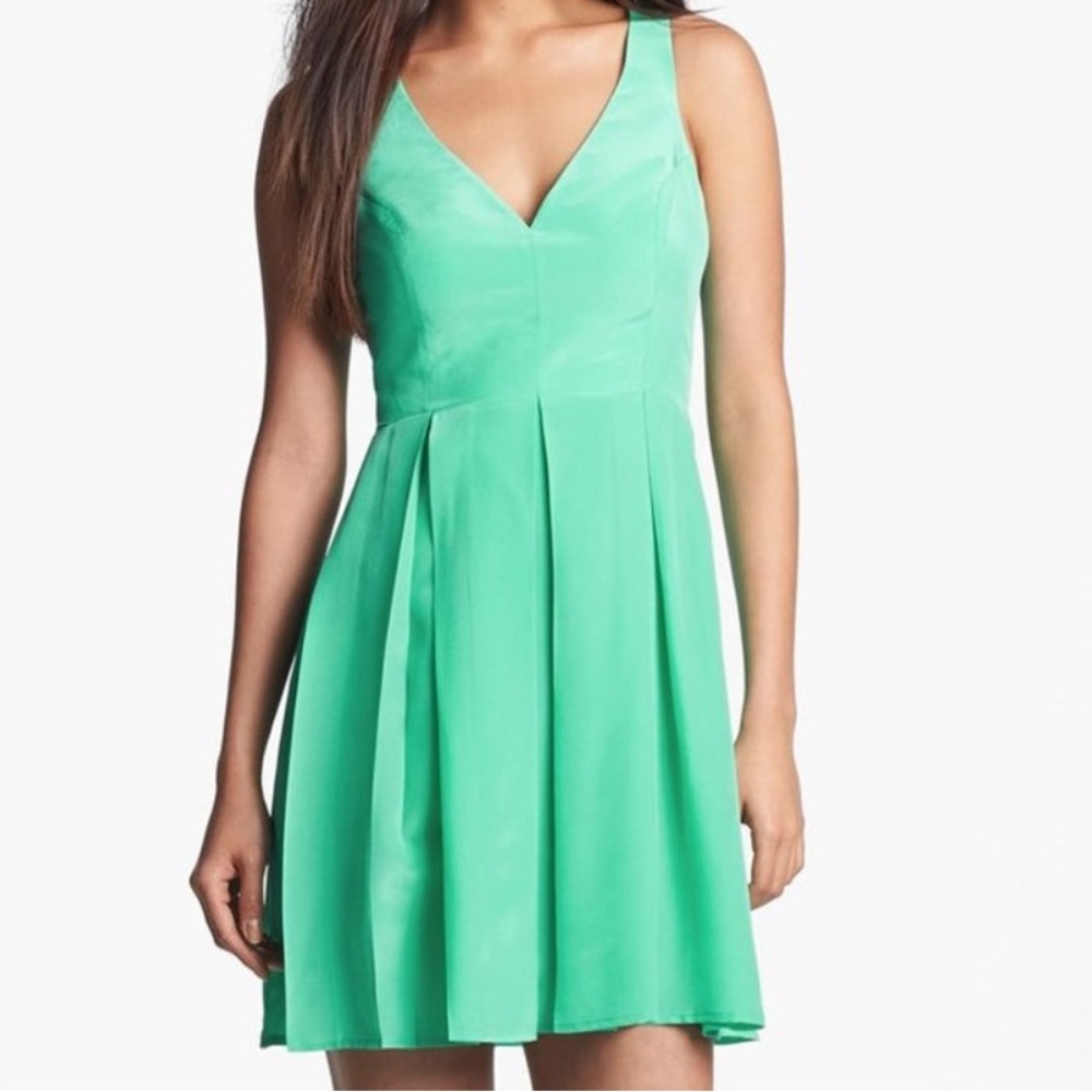 Amanda Uprichard Gabby Pleated Silk Dress in deep Mint Green Size Medium.